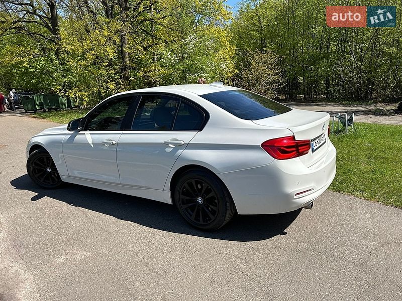 Седан BMW 3 Series 2017 в Киеве