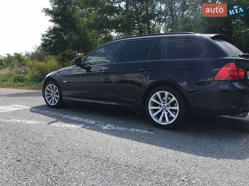 BMW 3 Series 2011