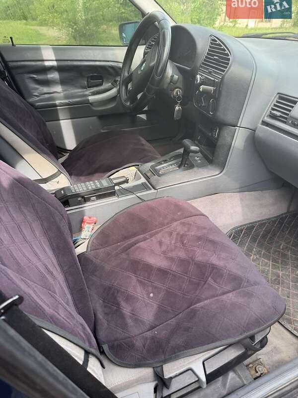 Седан BMW 3 Series 1994 в Измаиле фото 3 Седан BMW 3 Series 1994 в Измаиле