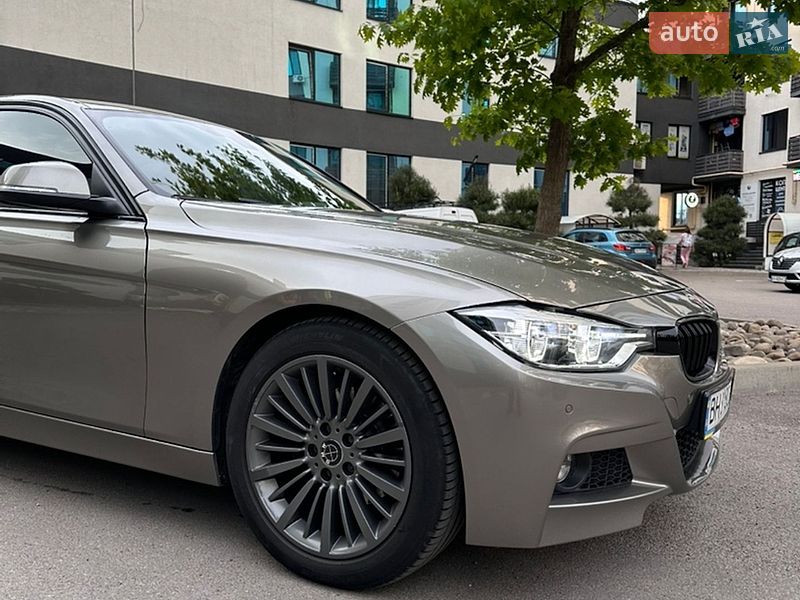 Седан BMW 3 Series 2016 в Киеве