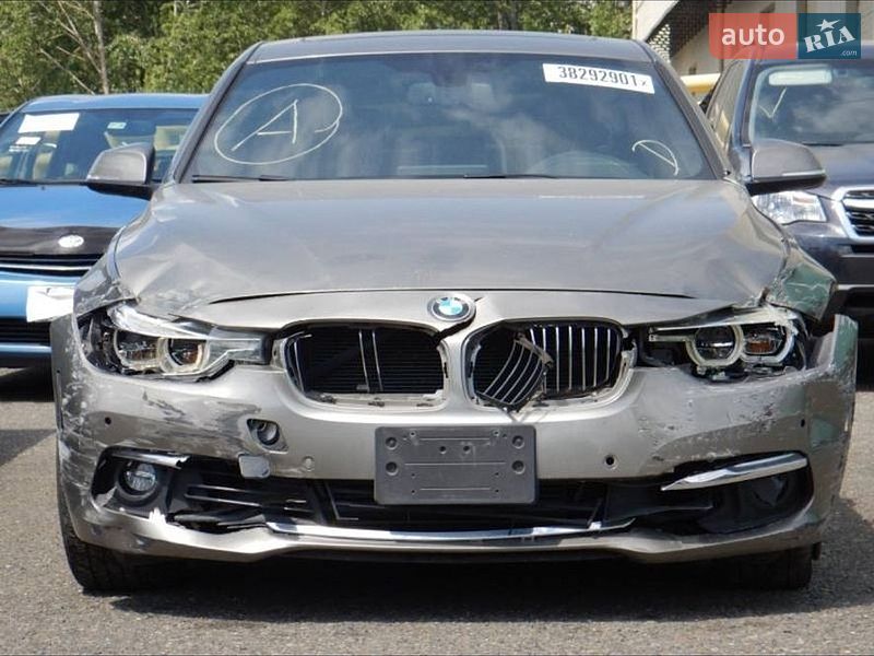 Седан BMW 3 Series 2016 в Киеве