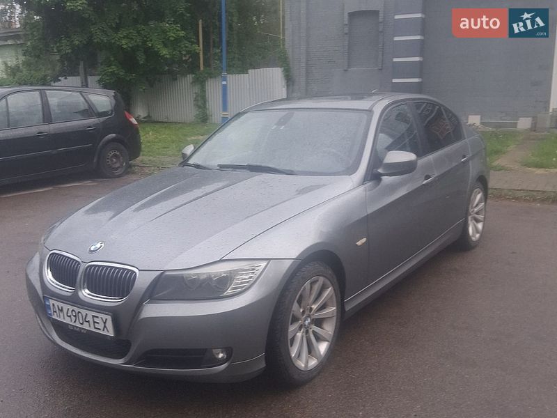 BMW 3 Series 2011