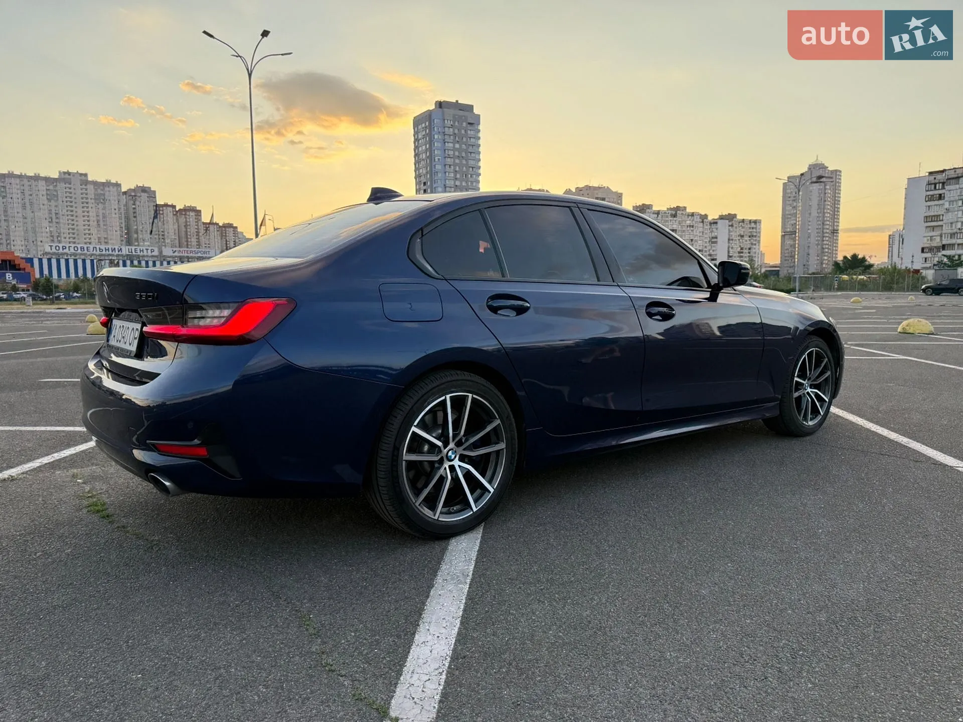 BMW 3 Series 2019 VIN 3MW5R1J00L8B13552 фото оголошення 8 з 25