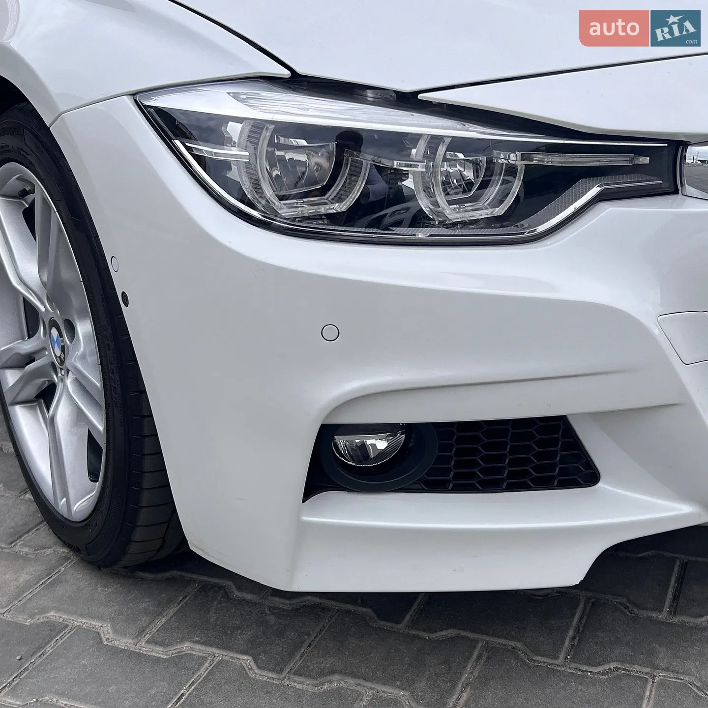 BMW 3 Series 2016 VIN WBA8J1C59GK710989 фото оголошення 14 з 33