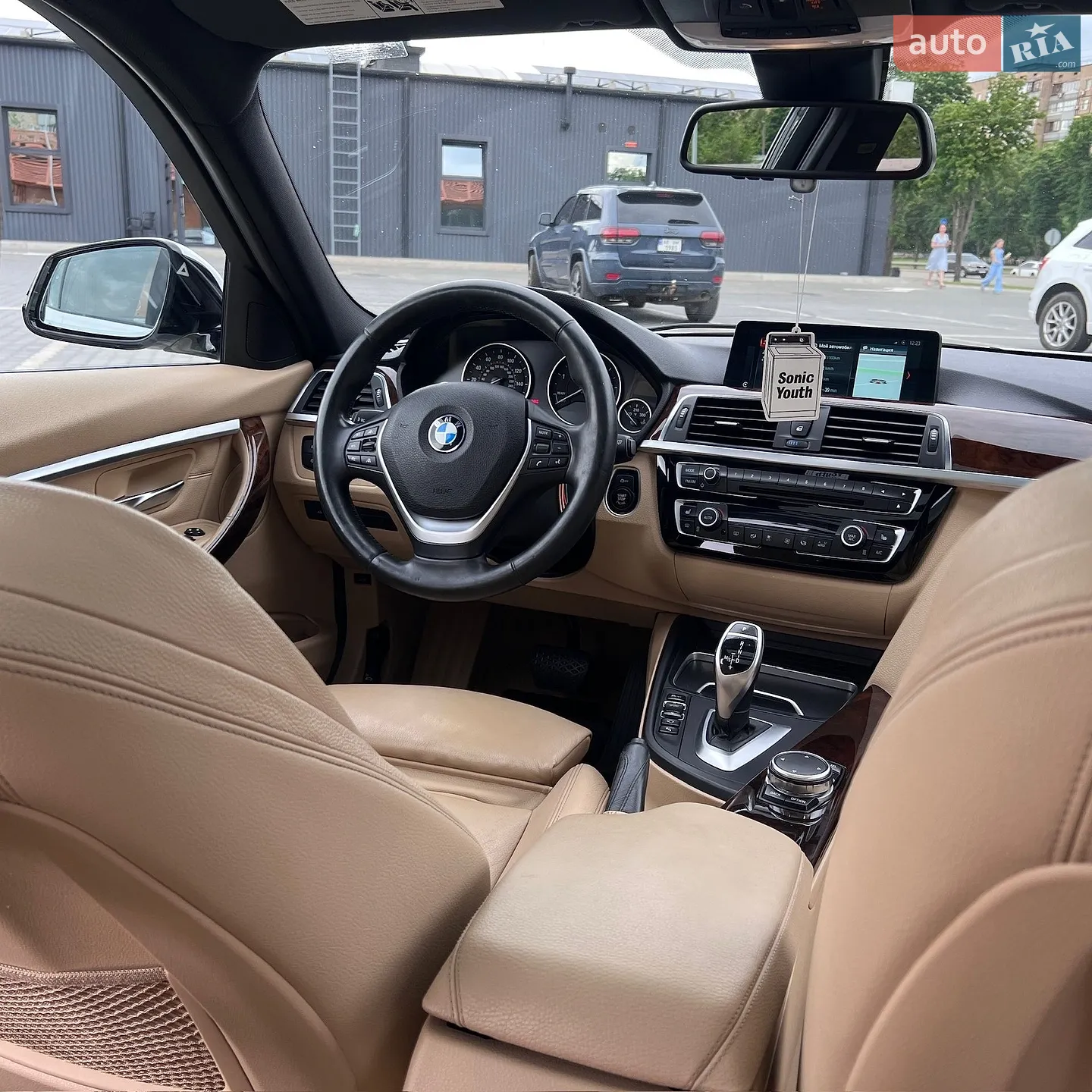 BMW 3 Series 2016 VIN WBA8J1C59GK710989 фото оголошення 11 з 33