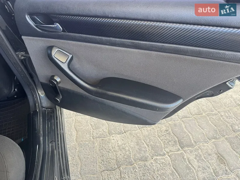 BMW 3 Series 2003 VIN WBAEL71000PK82830 фото оголошення 15 з 56