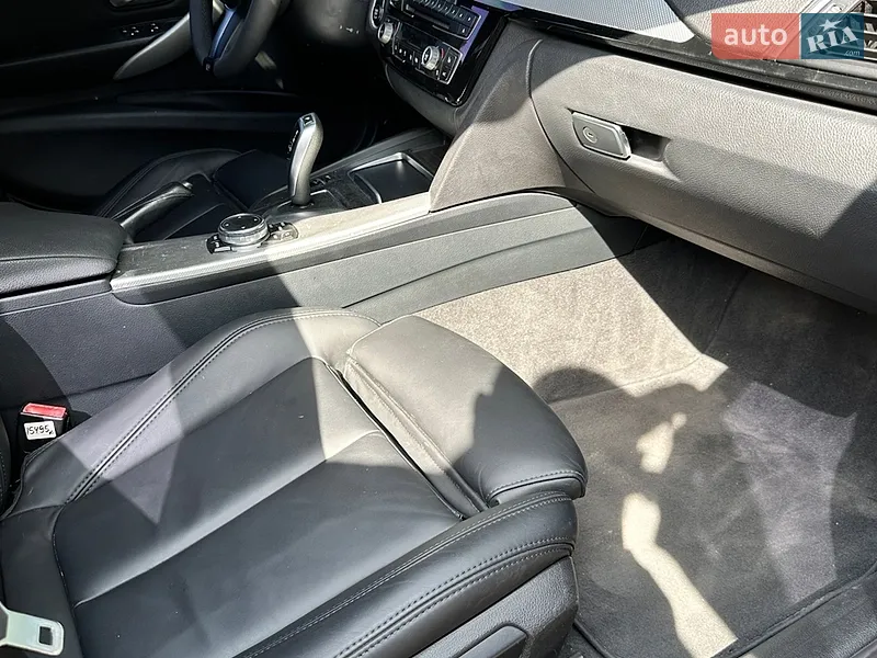 BMW 3 Series 2016 VIN WBA8E5G50GNU20984 фото оголошення 17 з 47