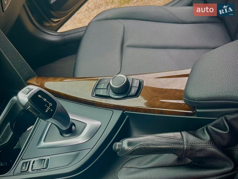 Седан BMW 3 Series 2015 в Киеве
