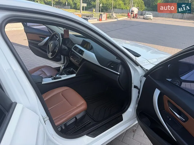 BMW 3 Series 2012 VIN WBA3B11040J403787 фото оголошення 11 з 46