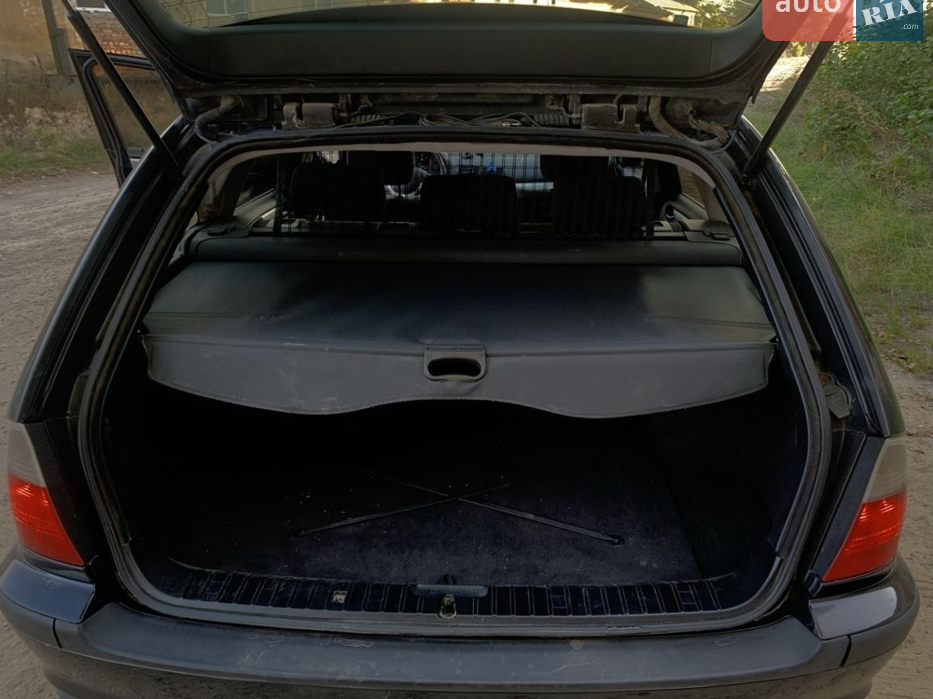 BMW 3 Series 2002 VIN WBAEL91000PA71190 фото оголошення 10 з 15