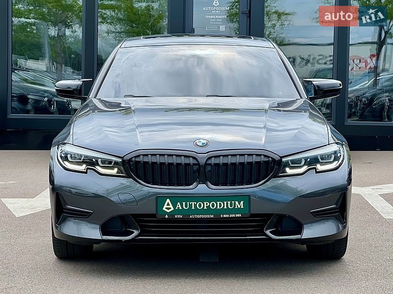 Седан BMW 3 Series 2019 в Киеве
