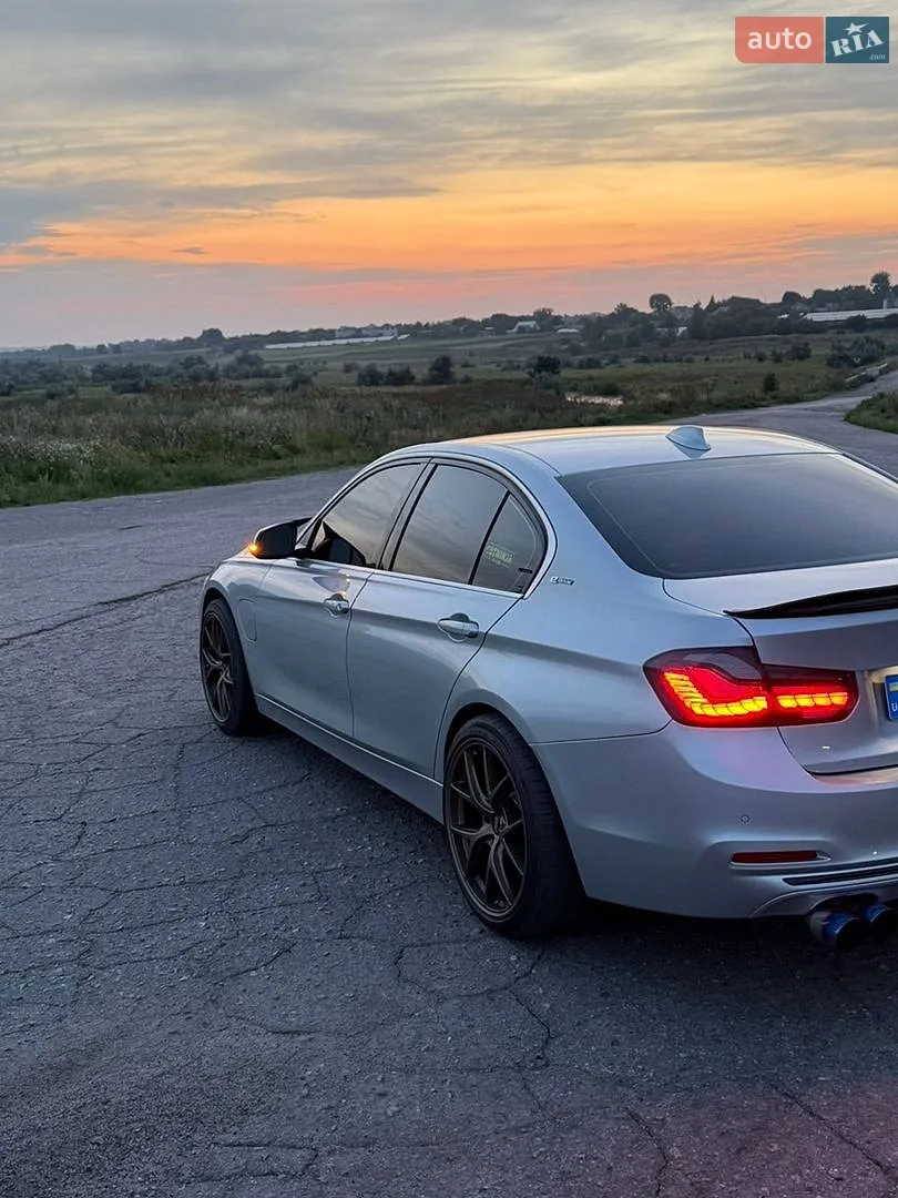 BMW 3 Series 2017 VIN WBA8E1C39HA029452 фото оголошення 2 з 9