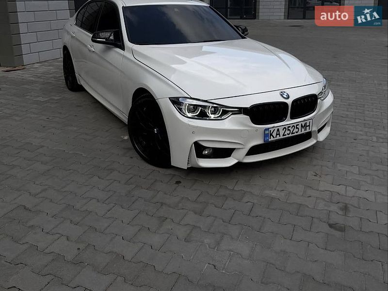 Седан BMW 3 Series 2016 в Киеве
