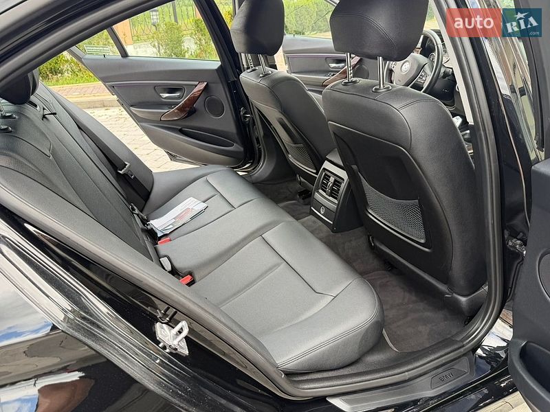 Седан BMW 3 Series 2014 в Дрогобыче