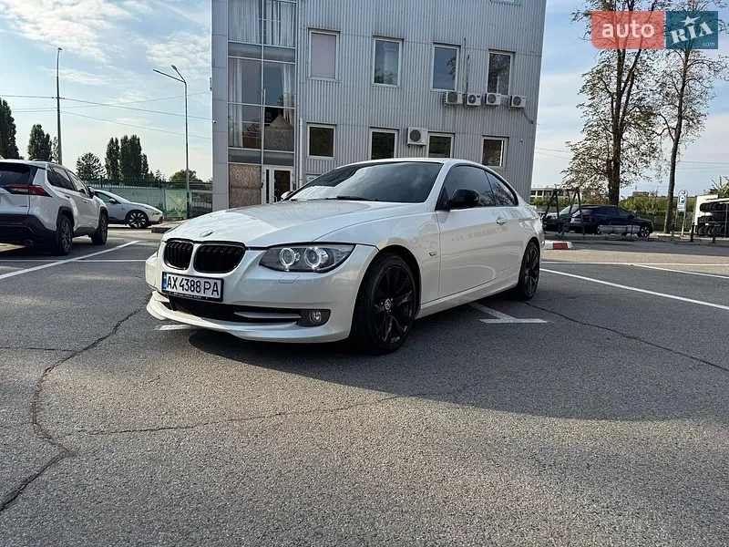 BMW 3 Series 2011