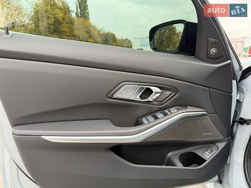 Седан BMW 3 Series 2025 в Кременчуге