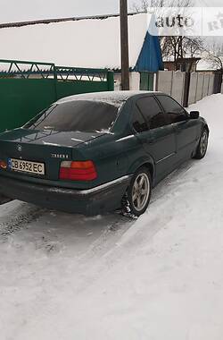 Седан BMW 318 1993 в Чернигове