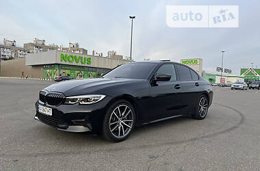 Седан BMW 330 2019 в Киеве