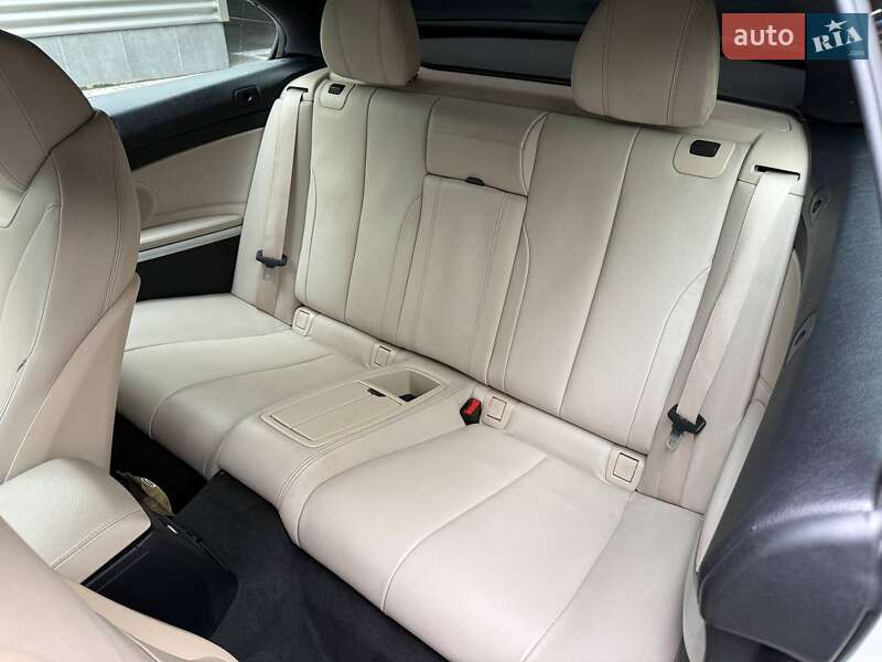 Кабріолет BMW 4 Series 2015 в Києві фото 11 Кабріолет BMW 4 Series 2015 в Києві