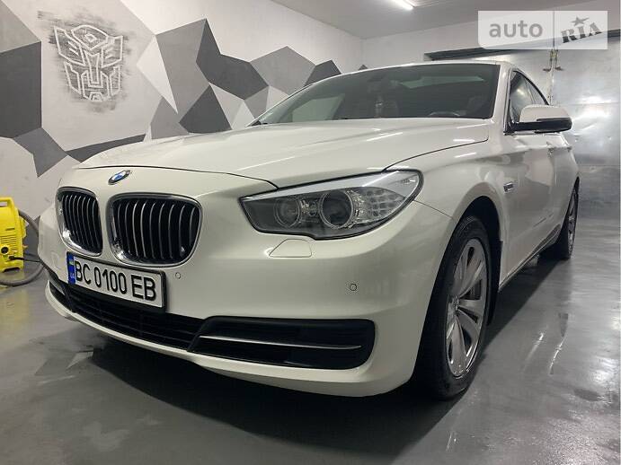 Хетчбек BMW 5 Series GT 2013 в 