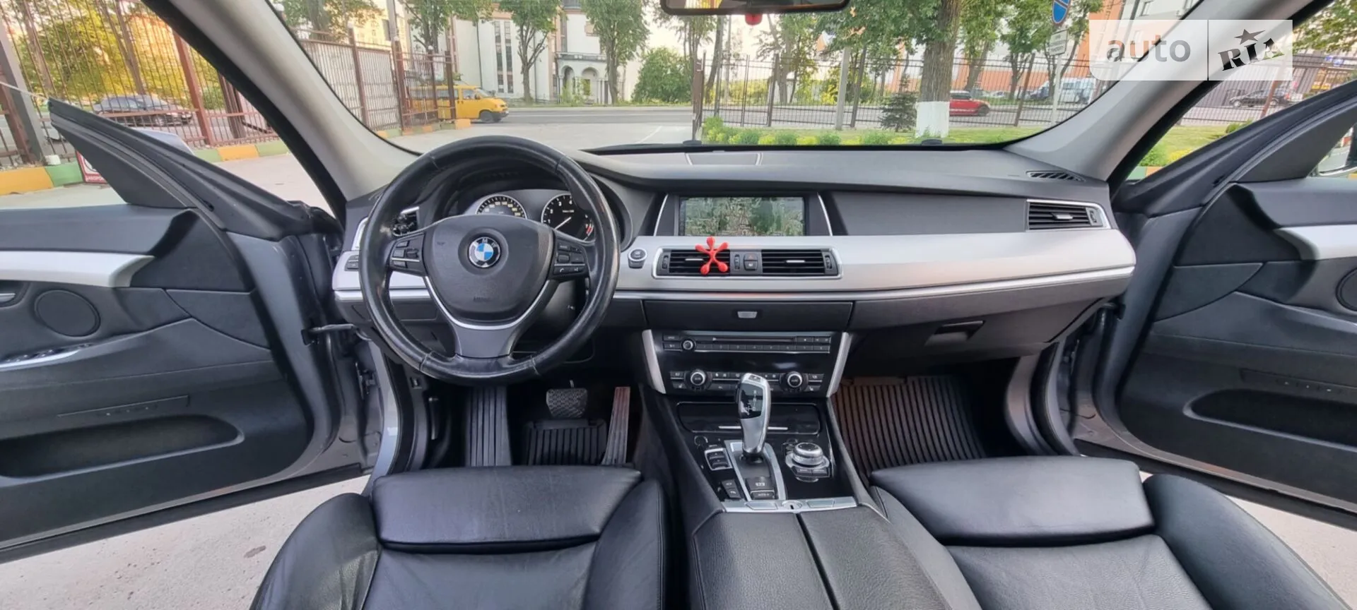 2010 BMW 5er - мініатюра 18