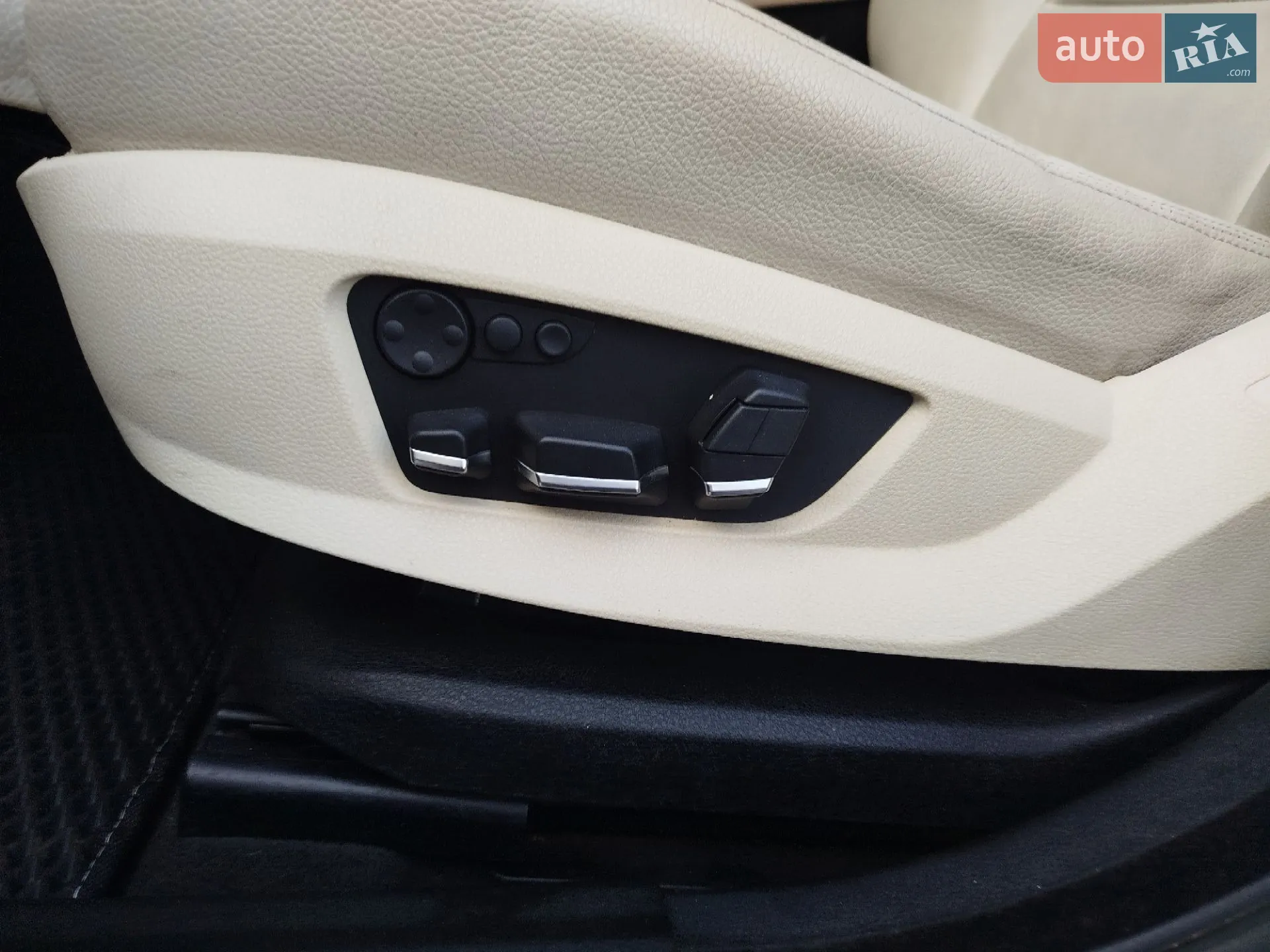 2012 BMW 5er - мініатюра 38
