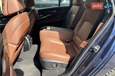 Лифтбек BMW 5 Series GT 2012 в 