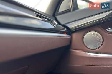 Лифтбек BMW 5 Series GT 2012 в 