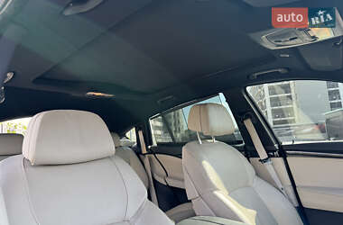 Лифтбек BMW 5 Series GT 2011 в 