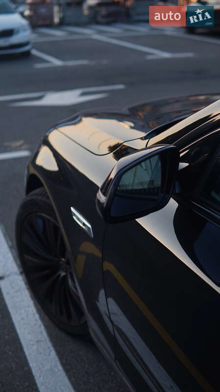 Лифтбек BMW 5 Series GT 2014 в Киеве