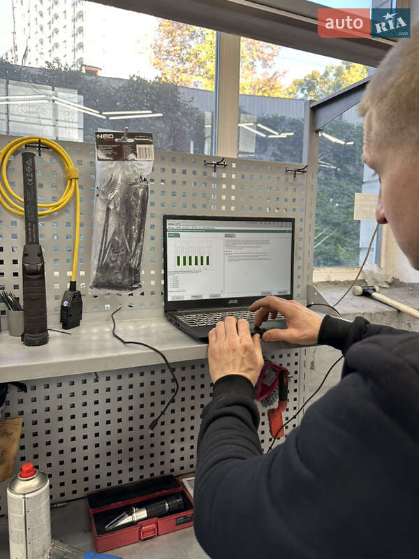 Лифтбек BMW 5 Series GT 2011 в Киеве фото 76 Лифтбек BMW 5 Series GT 2011 в Киеве