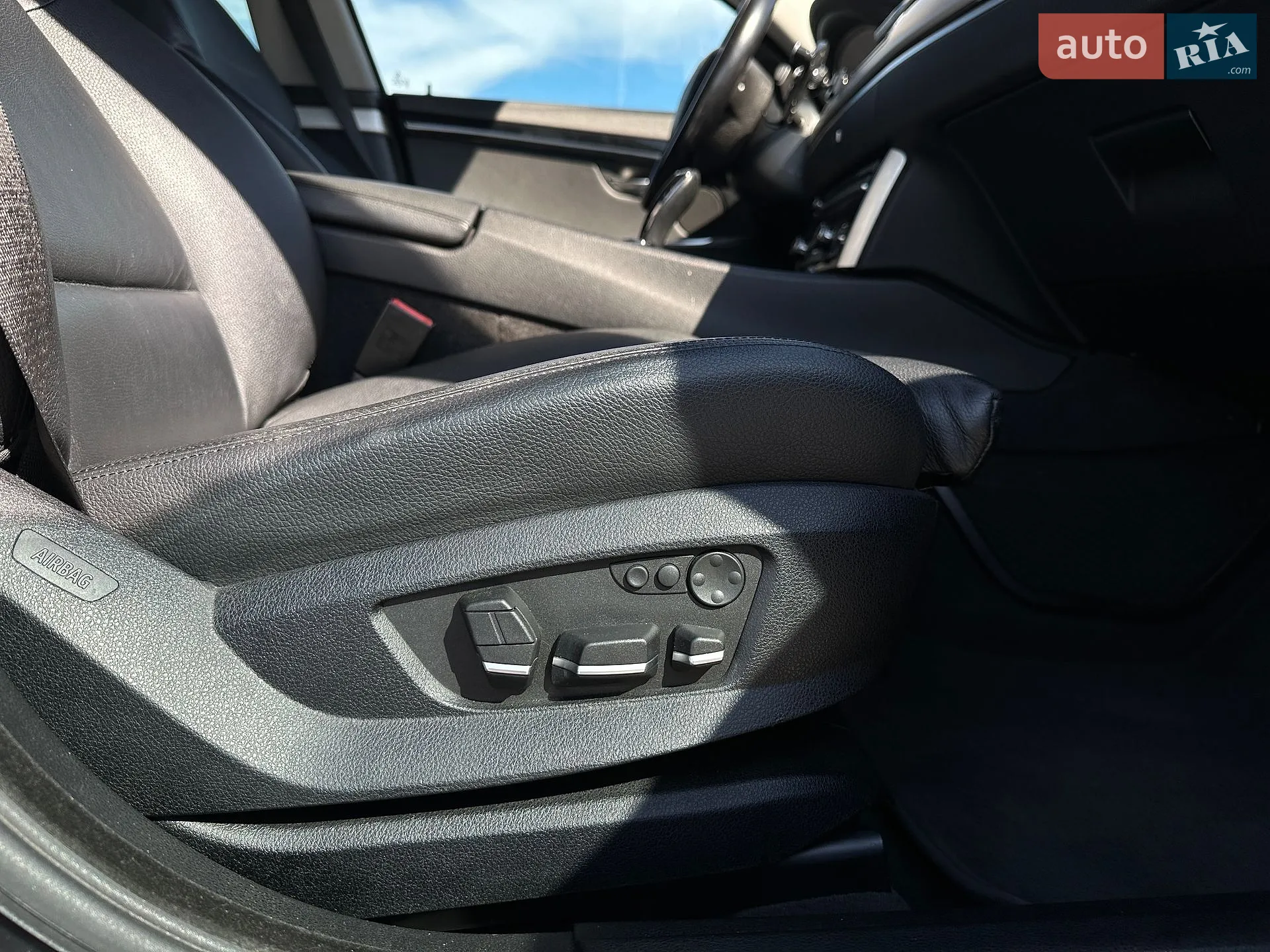 2011 BMW 5er - мініатюра 29