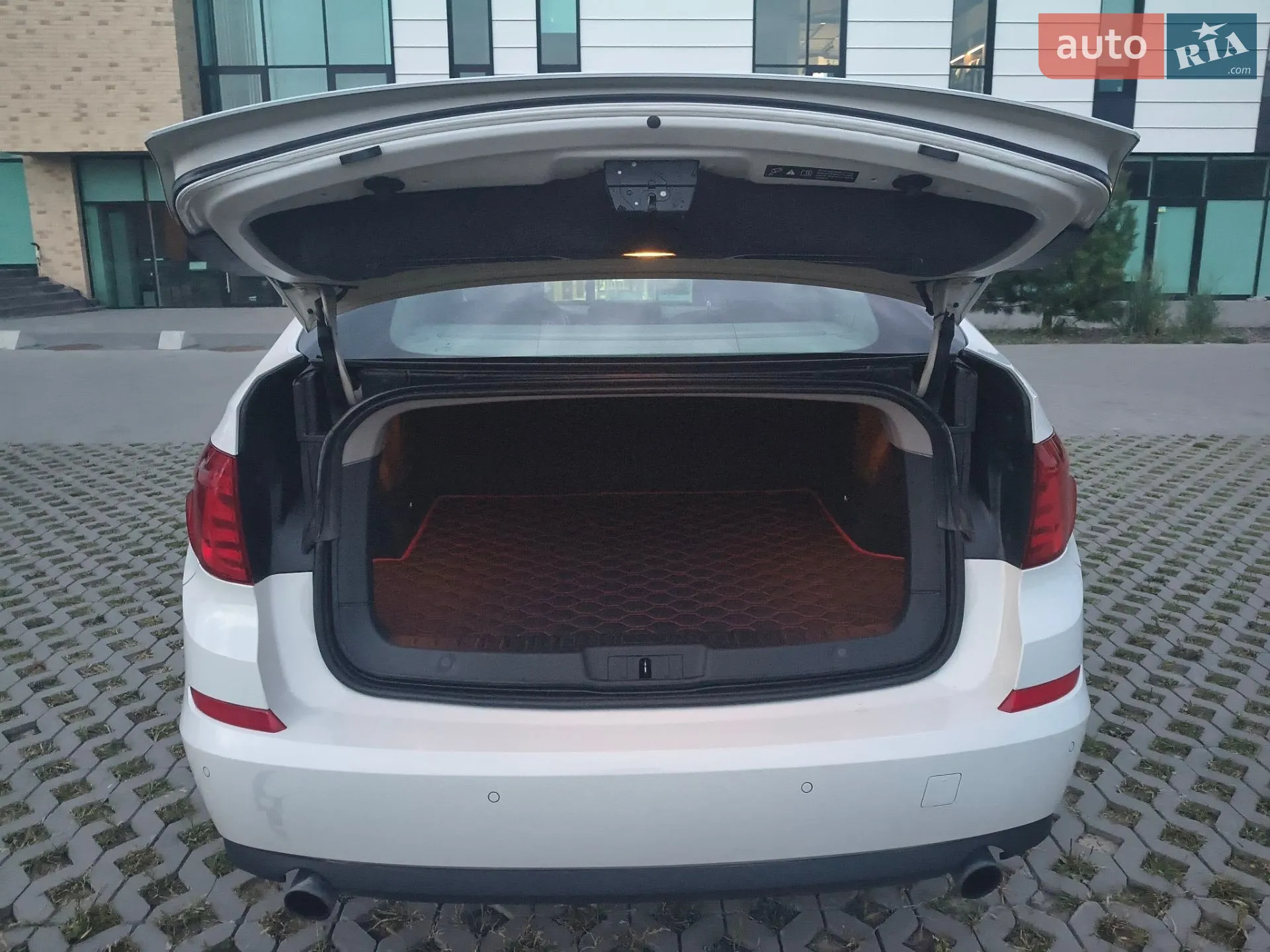 2012 BMW 5er - мініатюра 9