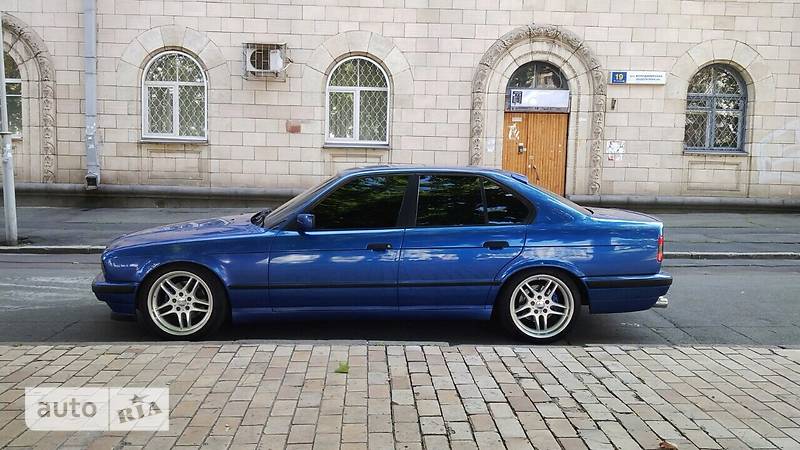 Седан BMW 5 Series 1993 в Киеве