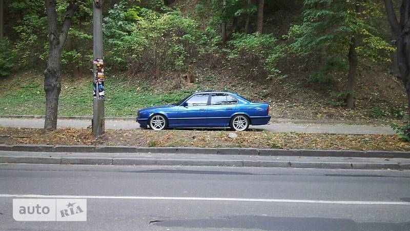 Седан BMW 5 Series 1993 в Киеве