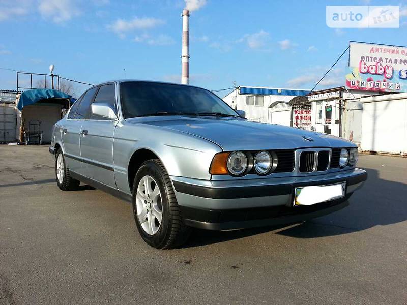 Седан BMW 5 Series 1990 в Киеве