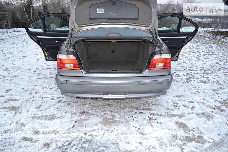 Седан BMW 5 Series 2003 в Ровно