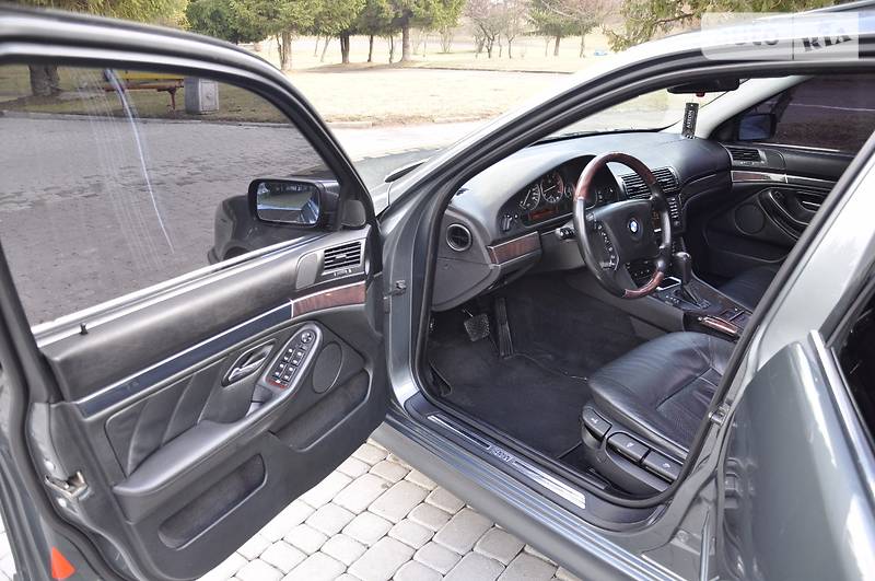 Седан BMW 5 Series 2003 в Ровно