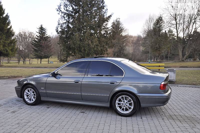 Седан BMW 5 Series 2003 в Ровно