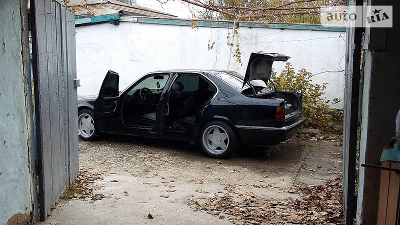 Седан BMW 5 Series 1993 в Бериславе