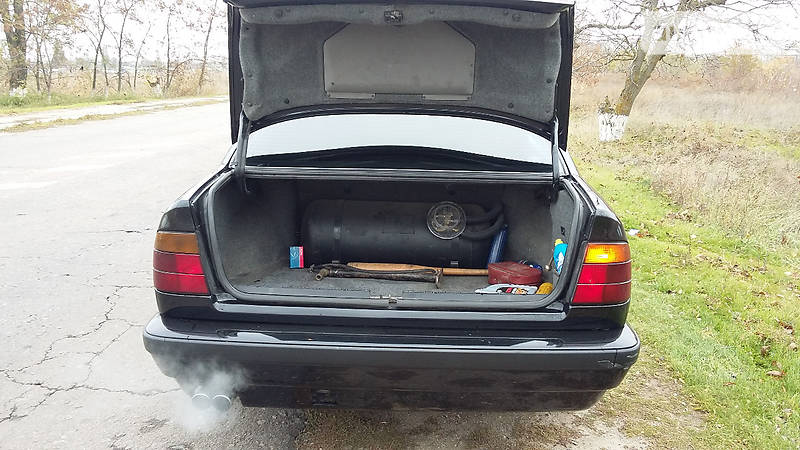 Седан BMW 5 Series 1993 в Бериславе