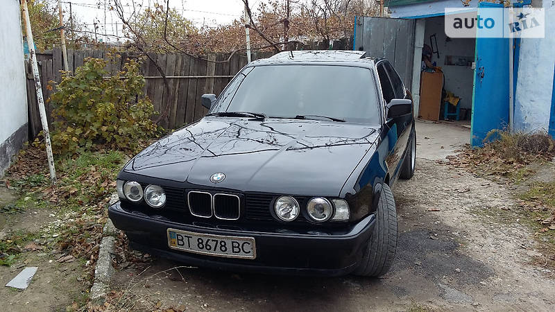 Седан BMW 5 Series 1993 в Бериславе