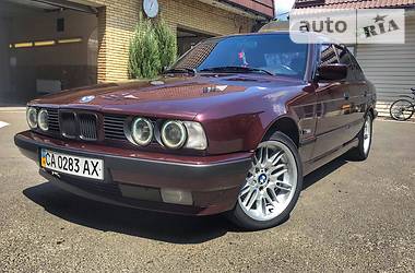 Седан BMW 5 Series 1992 в Киеве