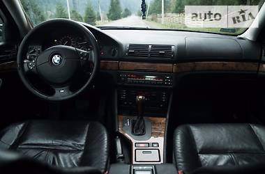 Седан BMW 5 Series 2001 в Межгорье