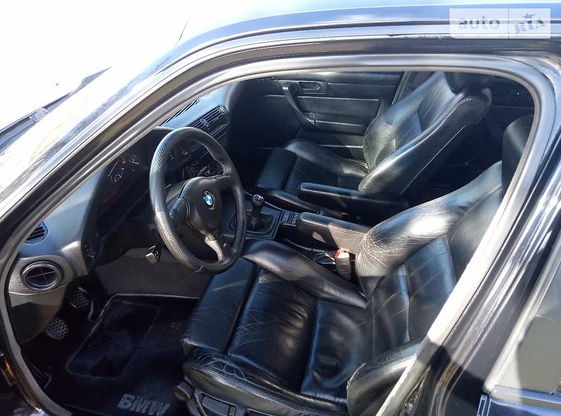 Седан BMW 5 Series 1990 в Запорожье
