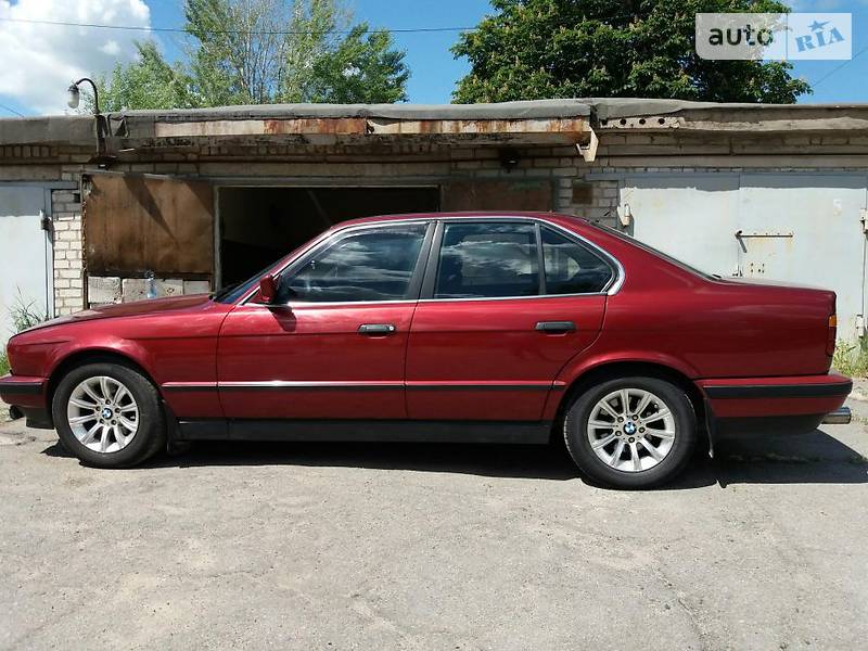 Седан BMW 5 Series 1991 в Днепре