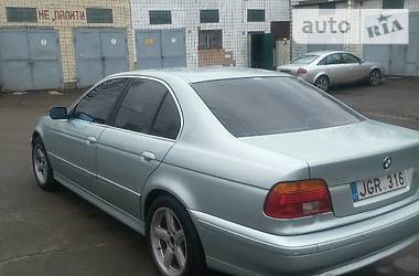 Седан BMW 5 Series 2000 в Киеве