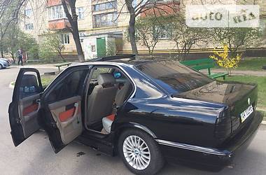 Седан BMW 5 Series 1993 в Киеве