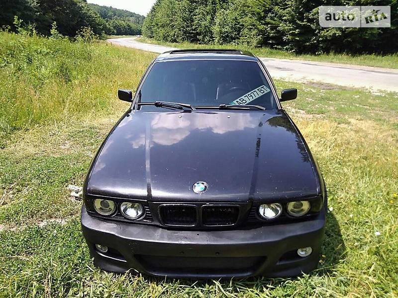 Седан BMW 5 Series 1993 в Виннице