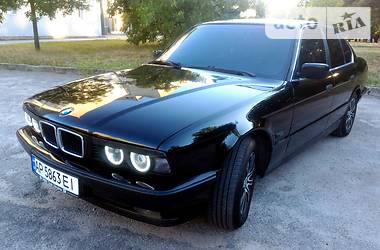 Седан BMW 5 Series 1993 в Запорожье